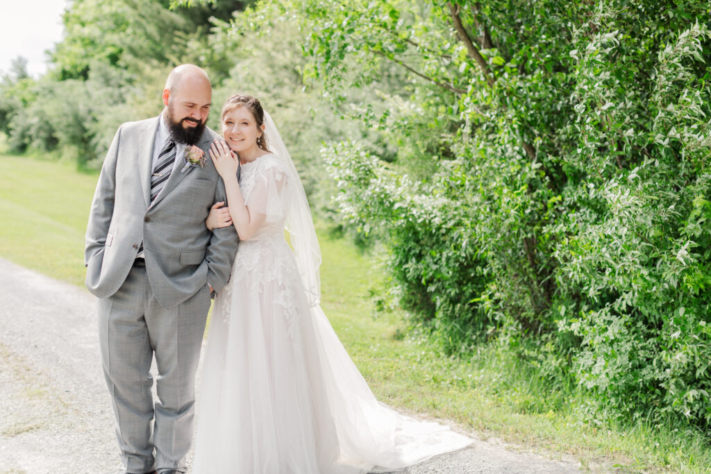 Tennessee Wedding, Bride and groom smiling at the camera