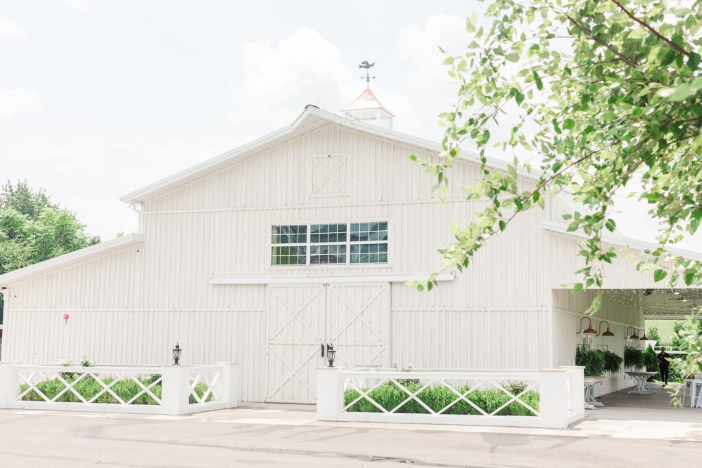 Nashville Wedding Venue: The White Dove Barn