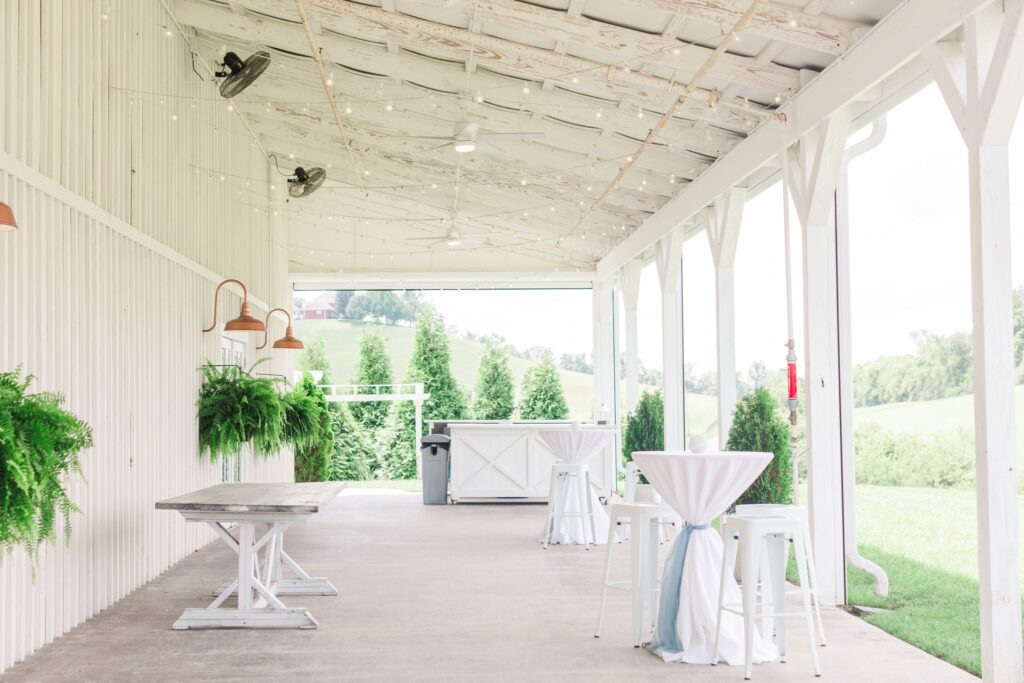 Cocktail Hour space at the White Dove Barn in Beechgrove, TN