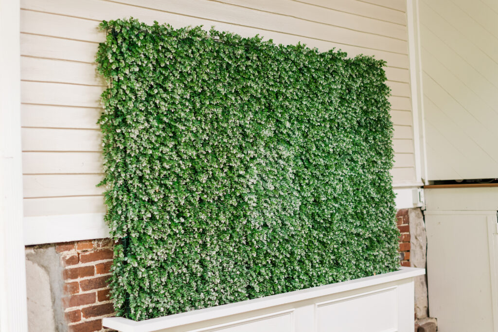 Green Photo Backdrop at Nashville Wedding Venue